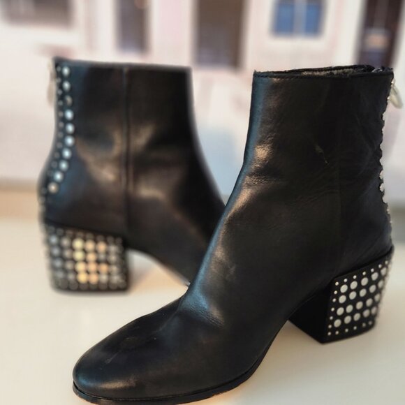 Dolce Vita STUDDED Black Ankle Boots - Women's US 6.5 - Picture 14 of 15
